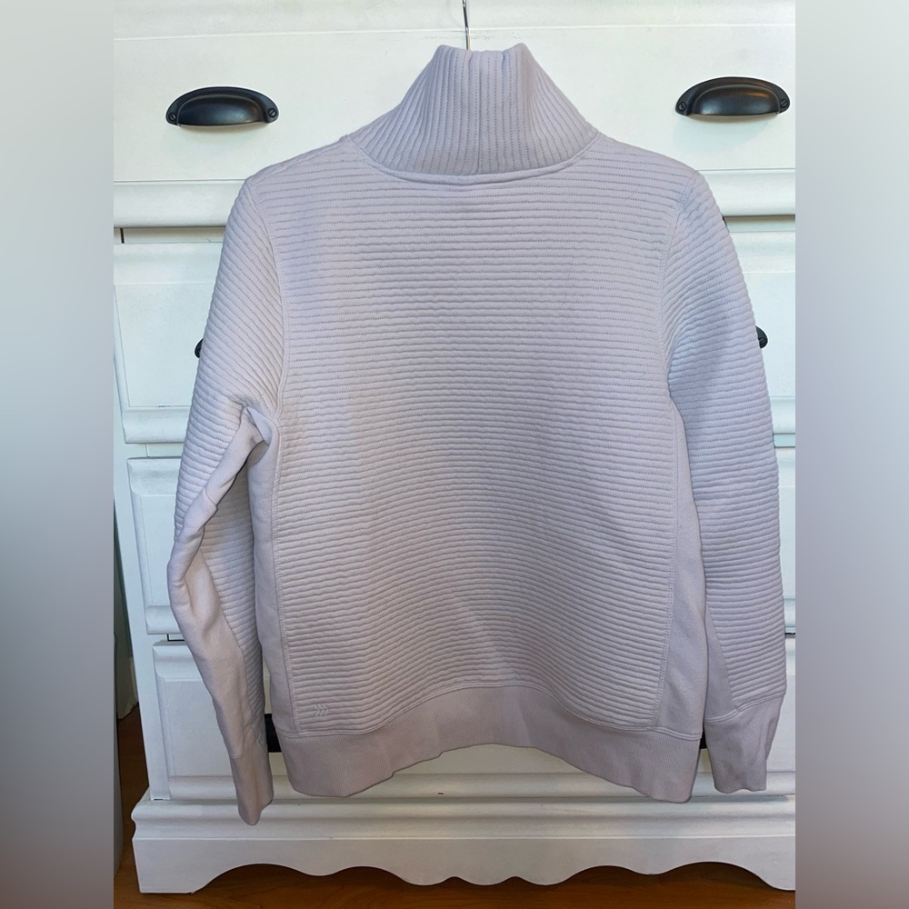 EUC ALL IN MOTION lilac crew neck